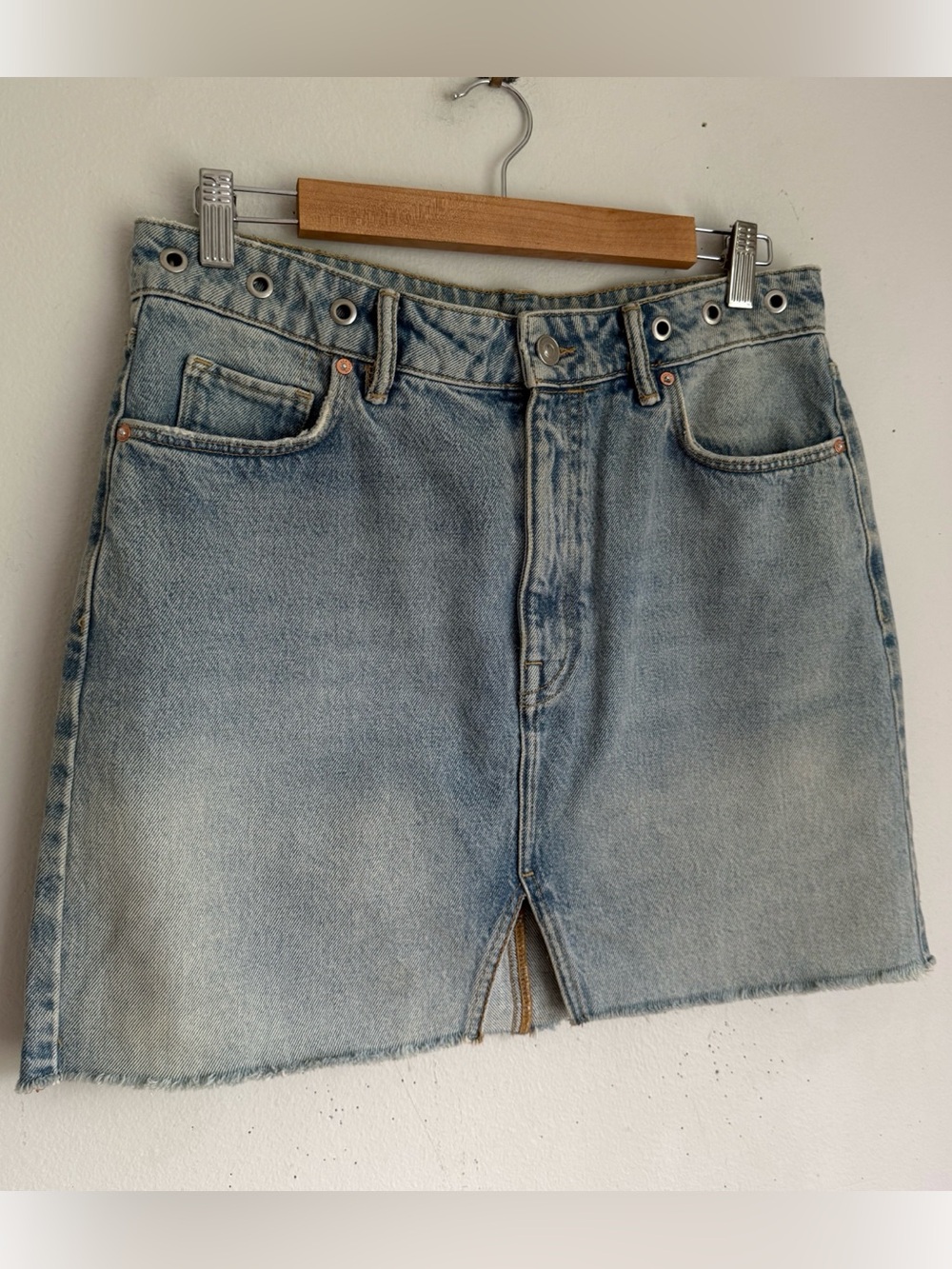 AllSaints Lila Eyelet Grommet Waist Denim Mini Jean Skirt - Picture 4 of 6